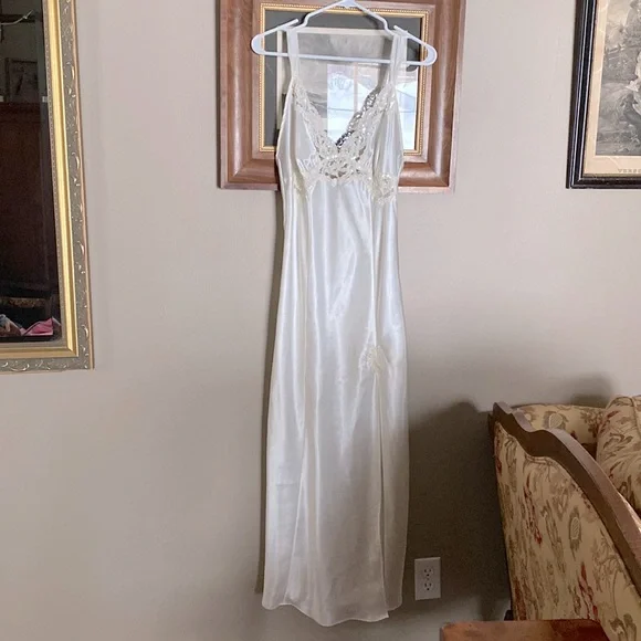 Victoria's Secret | Intimates & Sleepwear | Victorias Secret Lacesilk Honeymoon Night Gown | Poshmark Victoria's Secret | Intimates & Sleepwear | Victorias Secret Lacesilk Honeymoon Night Gown | Poshmark